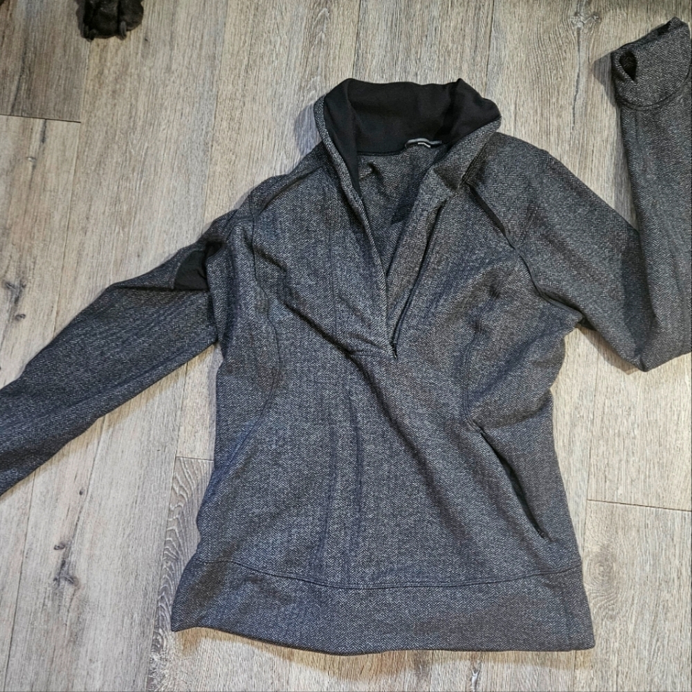 Lululemon half zip pullover
